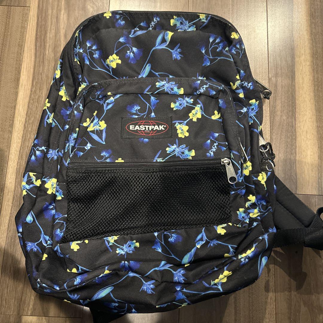 EASTPAK 花柄バックパック