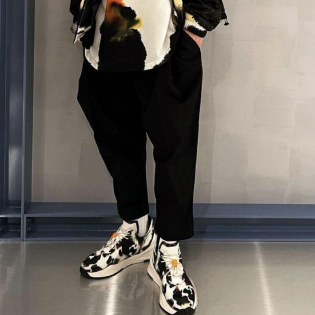 絶妙なデザイン 極美品FENDI FLOWフェンディフロー厚底スニーカー25ホワイト 靴