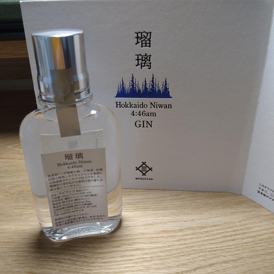 赤瑠璃・白瑠璃 900ml 2本セット Hokkaido Niwan 4:46am Gin「瑠璃」 - メルカリ