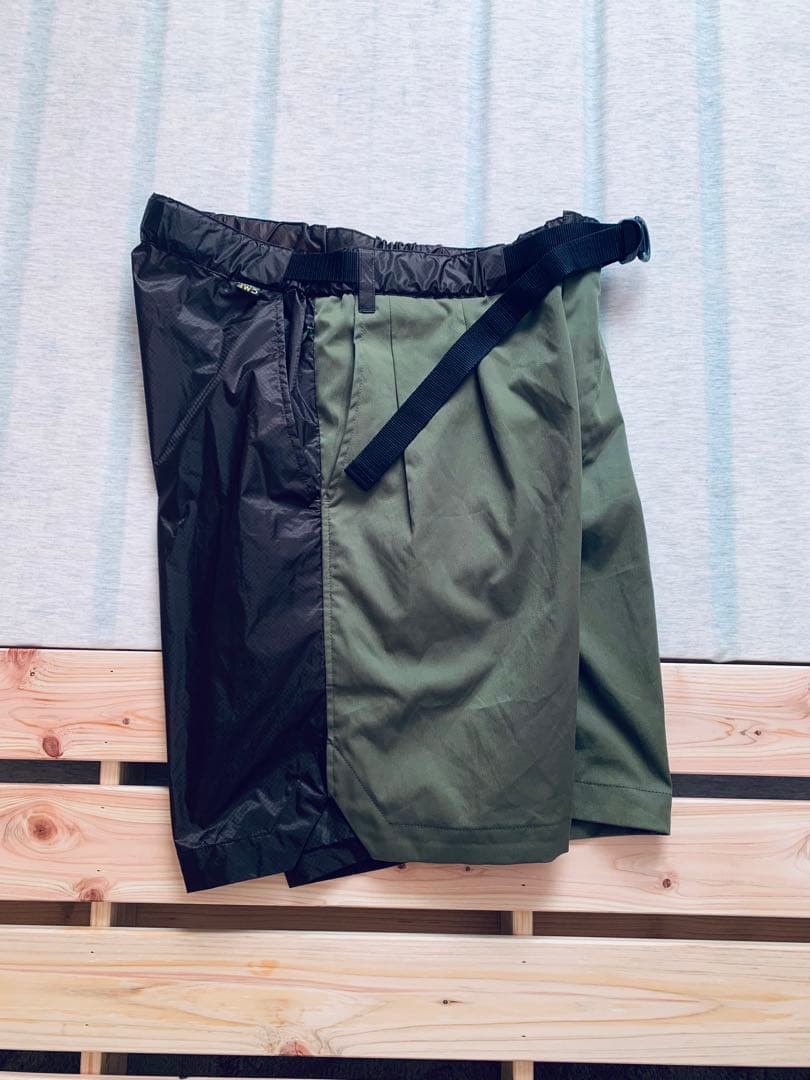 コムフィーアウトドアガーメント ショートパンツ