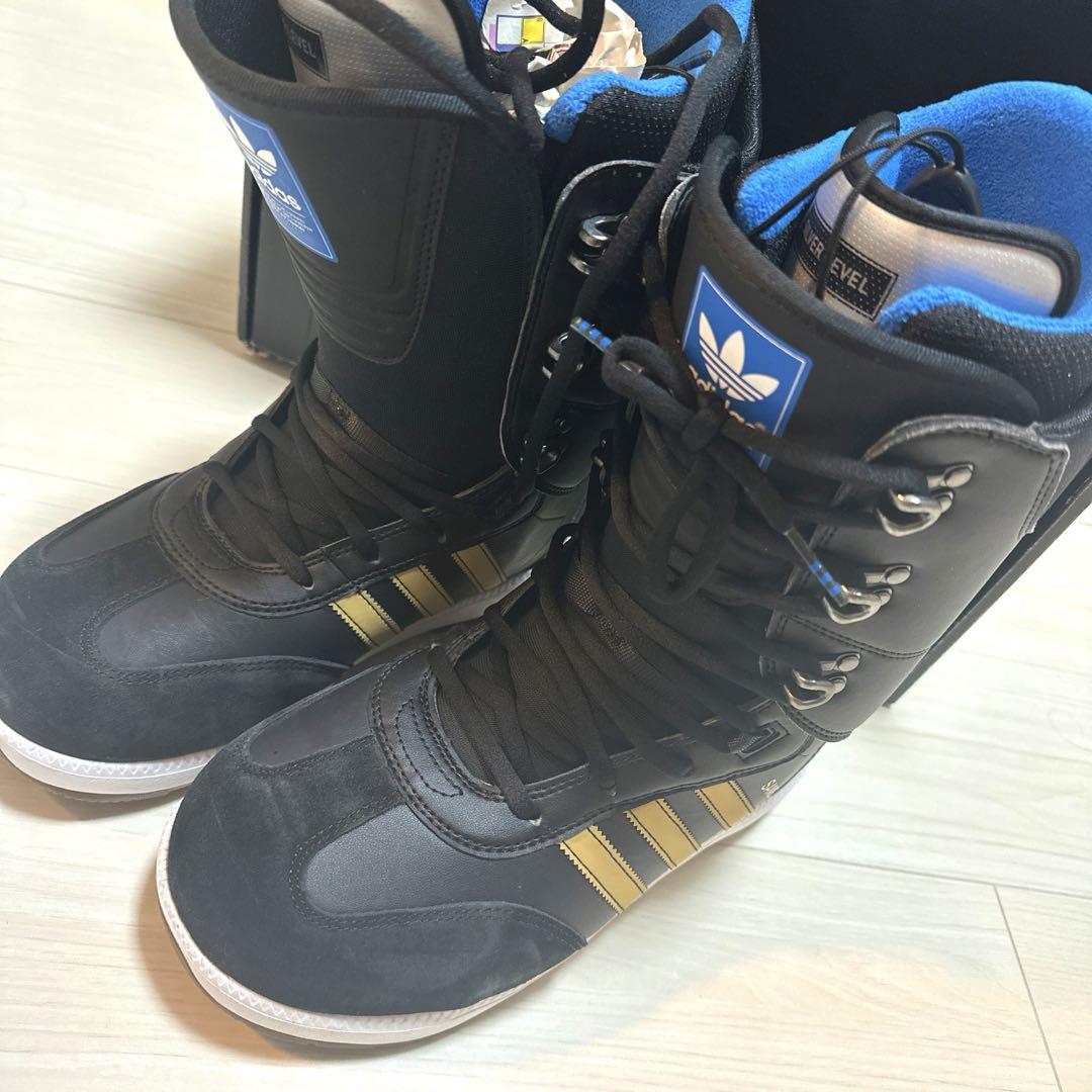 競売 美品レア品 adidasの スノーボードブーツ（ブーツ adidas 27cm スノーボード