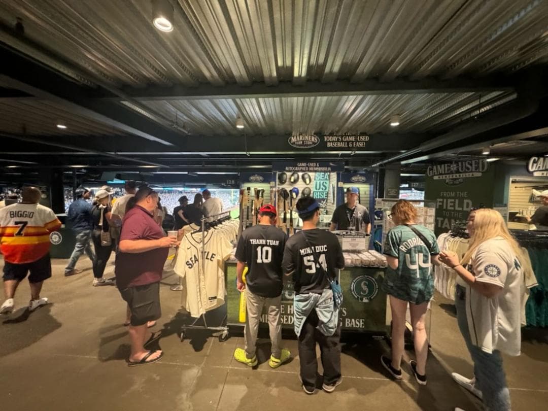 イチロー51マリナーズ永久欠番セレモニー記念公認球ローリングスケース付限定品US イチロー51マリナーズ永久欠番セレモニー記念公認球ローリングスケース付限定品US