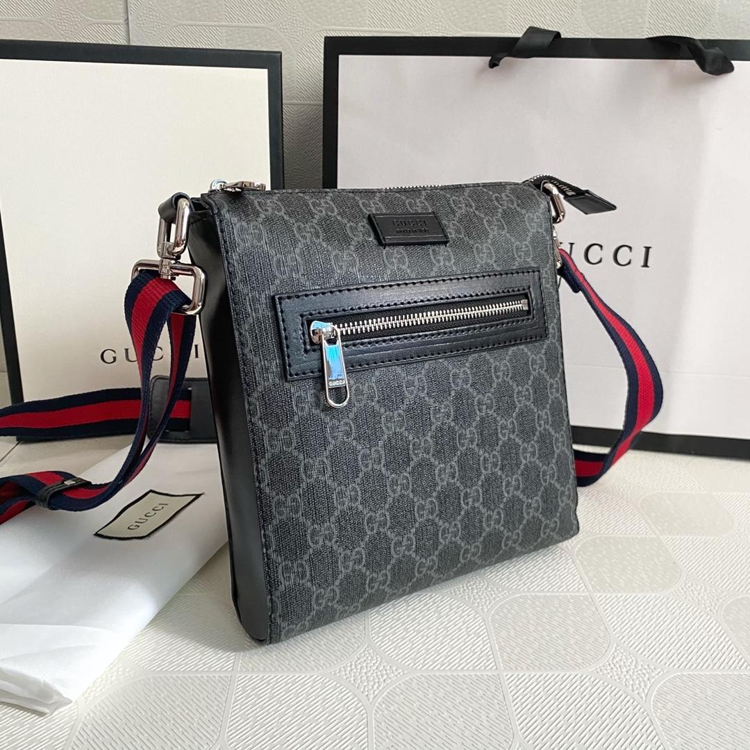 GUCCI メッセンジャーバッグ　ショルダーバッグ