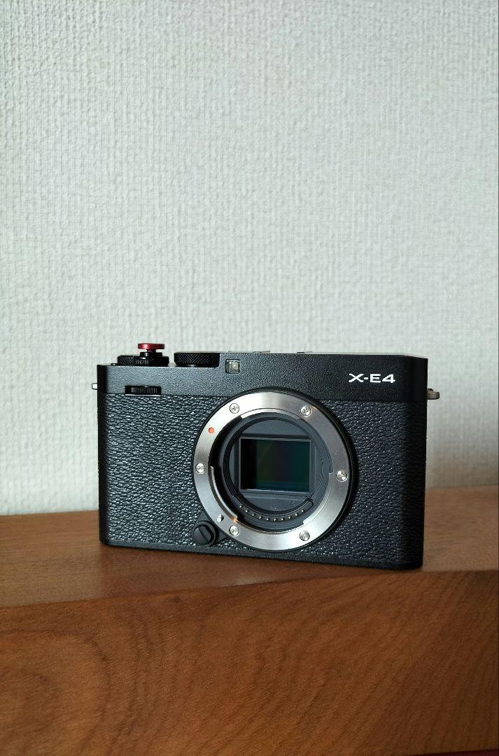 FUJIFILM 　Ｘ−Ｅ4　ミラーレスデジタルカメラ　ボディーブラック