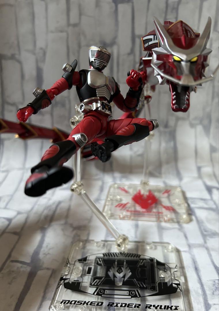 S.H.Figuarts 仮面ライダー龍騎&ドラグレッダー