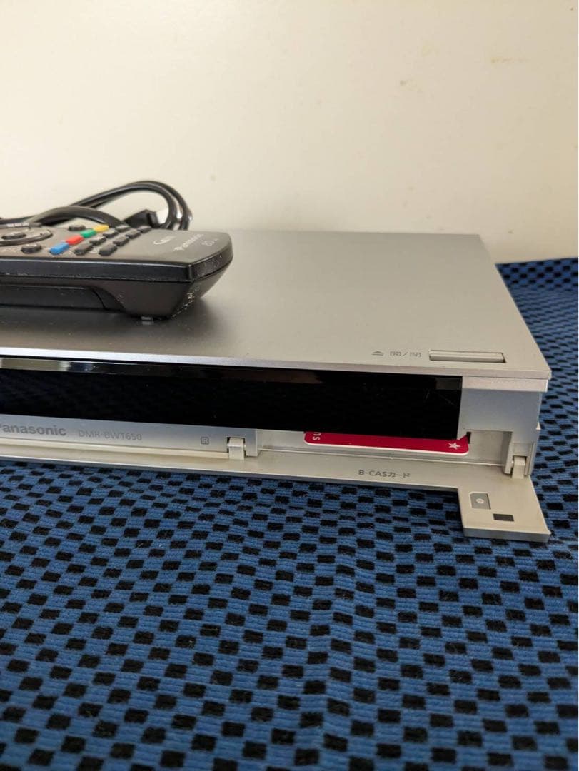 Panasonic ブルーレイレコーダー シルバー リモコン付き Panasonic ブルーレイレコーダー シルバー リモコン付き