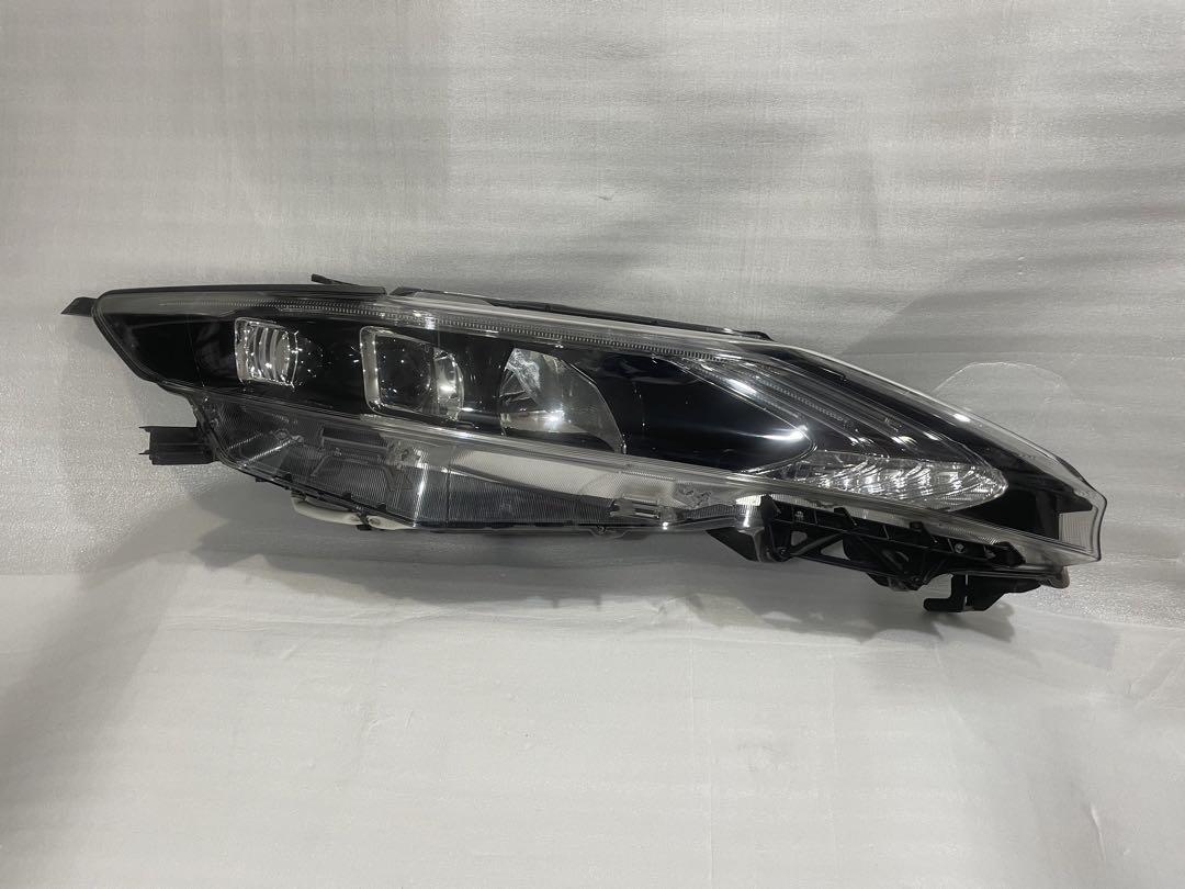 ハリアー　ヘッドライト　右　koito 48-233 ジャンク品 ハリアー ヘッドライト 右 koito 48-233 ジャンク品 パーツ