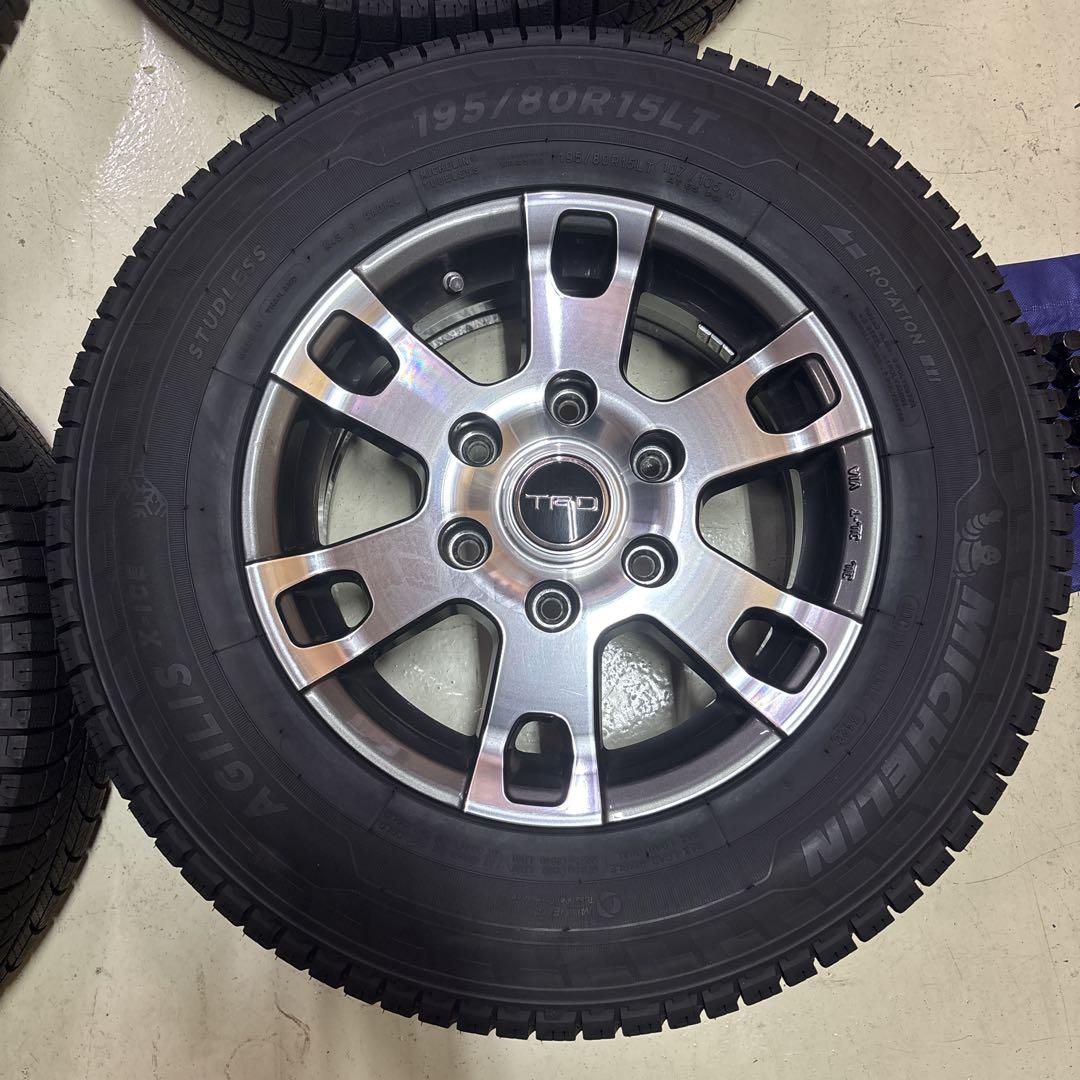 ハイエース　TRD スタッドレス