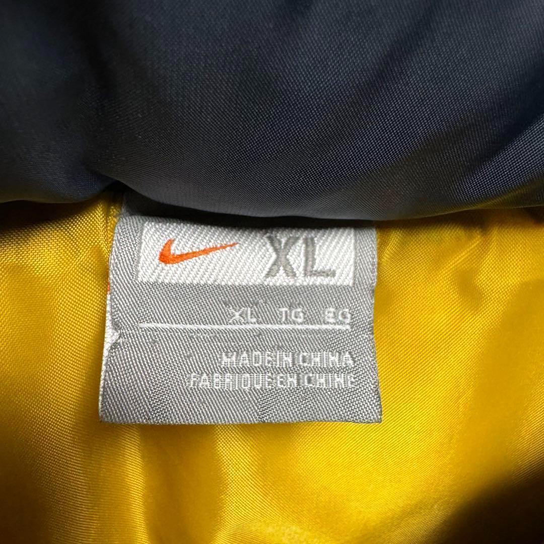 438a【美品】ナイキ　刺繍ロゴ　ワンポイント　希少なXL　ダウンジャケット