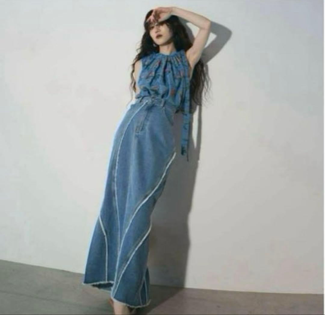 Andrea&Co ラインフリンジデニムスカート　花柄トップス