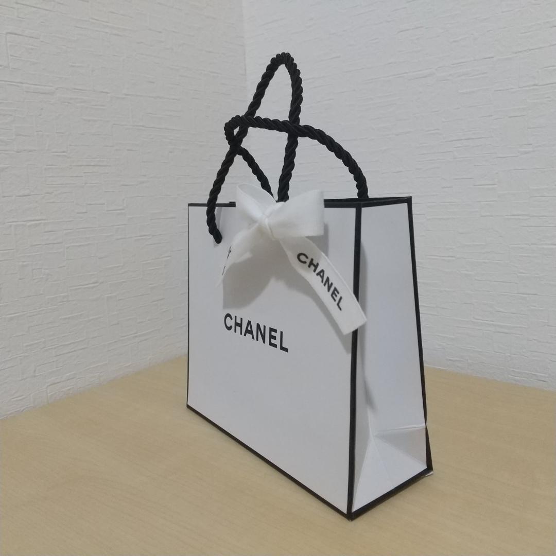 CHANEL シャネル リボン付きホワイトショッパー 小 - メルカリ