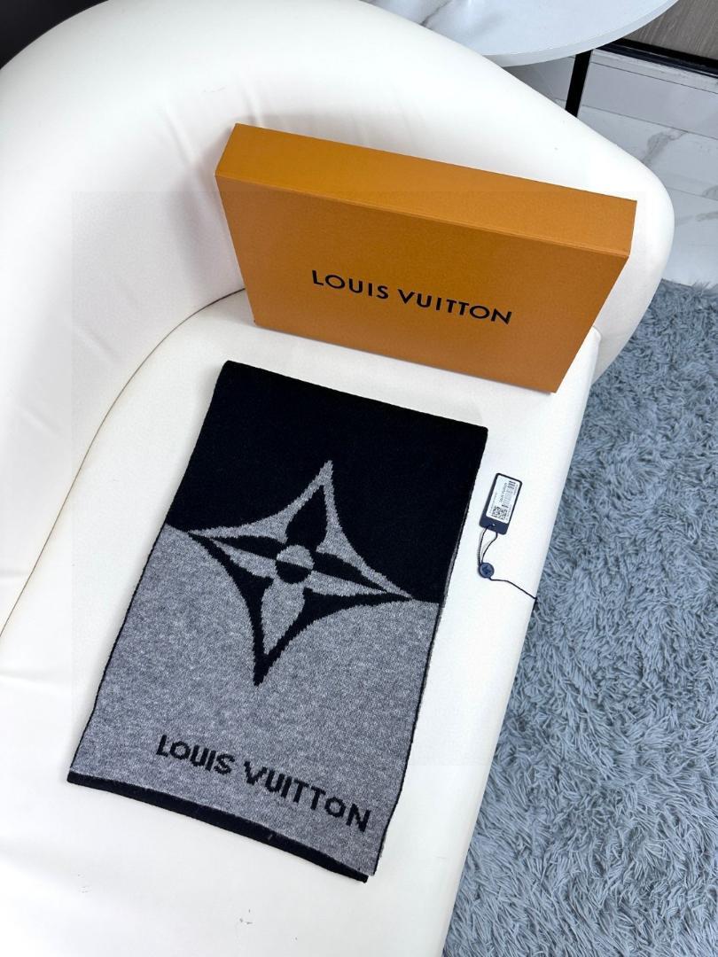 LOUIS VUITTON カシミヤニットマフラーです103