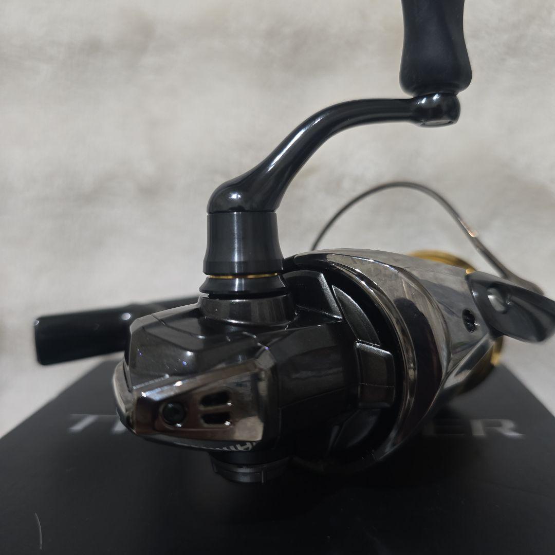 SHIMANO TWIN POWER C2000S リール ツインパワー
