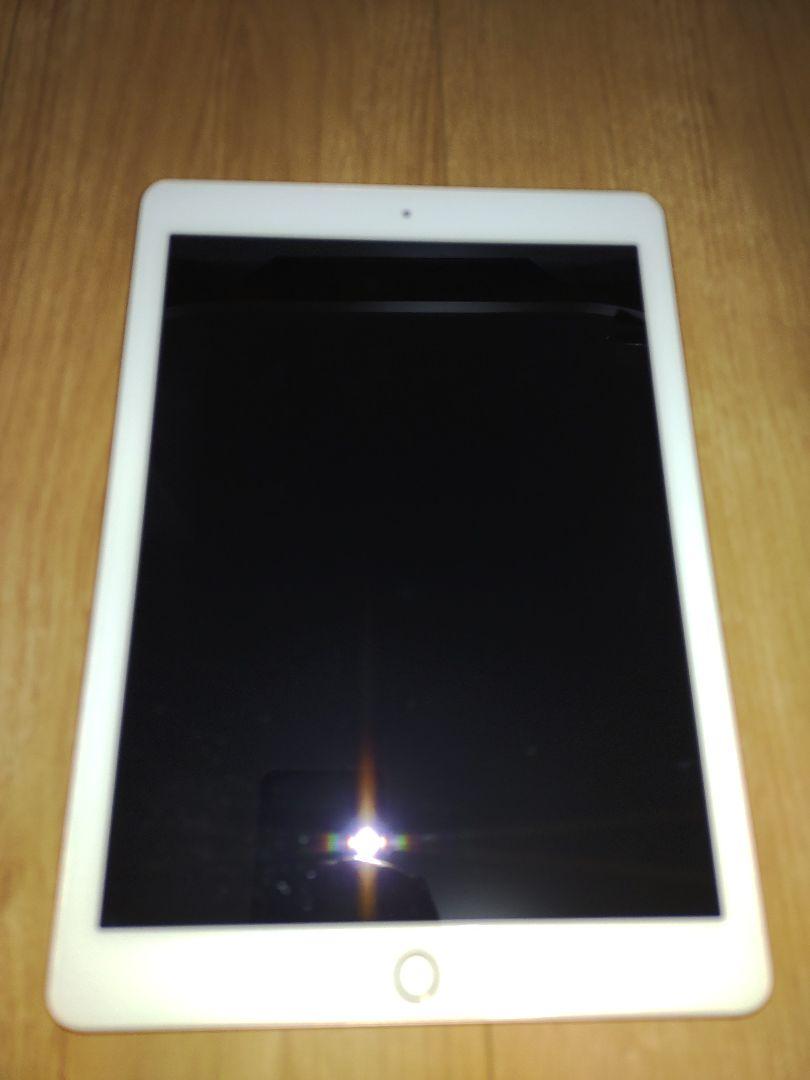 Apple iPad ゴールド　第6世代
