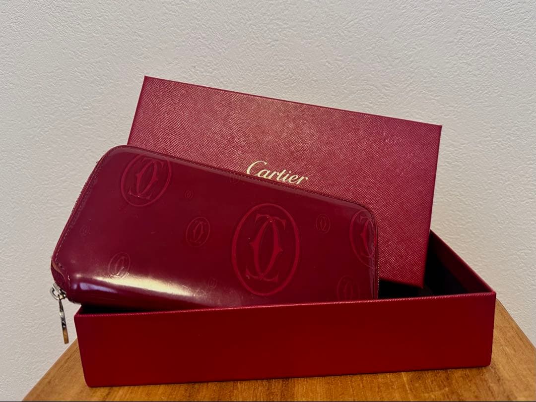 Cartier カルティエハッピーバースデー ラウンドファスナー 長財布