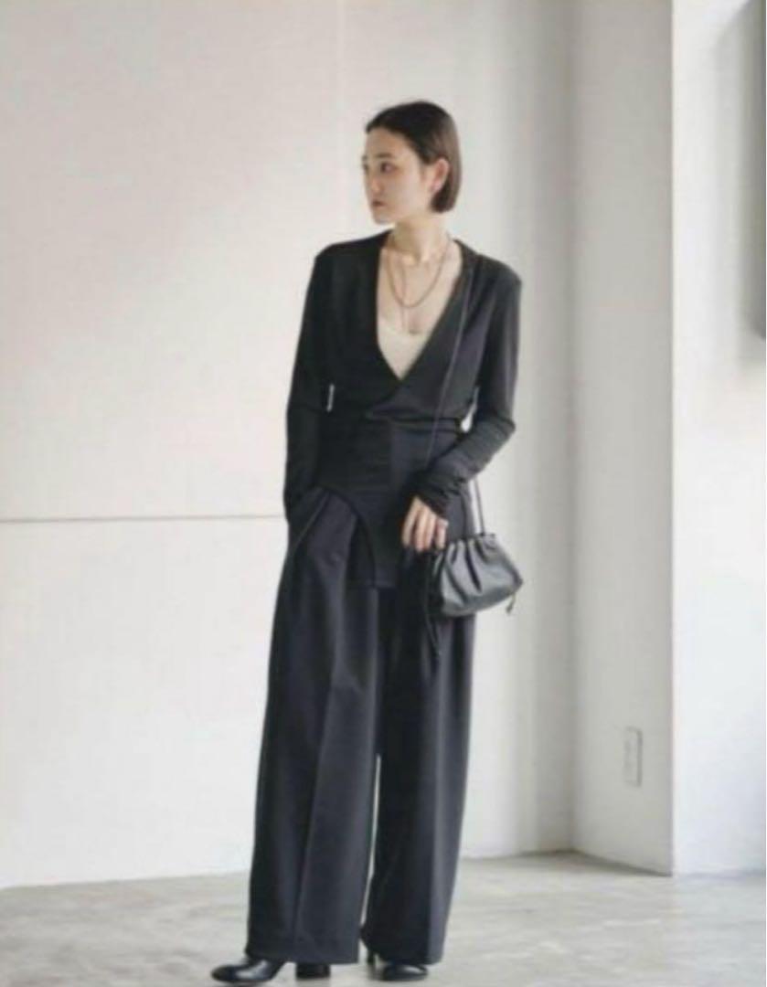 トップス TODAYFUL Vneck Slit Bodysuit 38 TODAYFUL（トゥデイフル）の「TODAYFUL Vneck Slit Bodysuit V