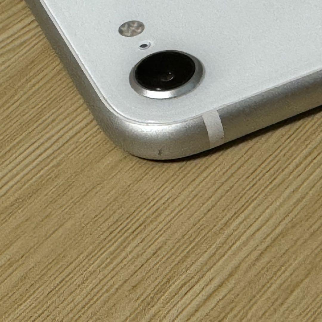 iPhone SE第二世代（ホワイト）少々難あり Amazon | Apple iPhone SE (128GB) - ホワイト(第2世代)SIM