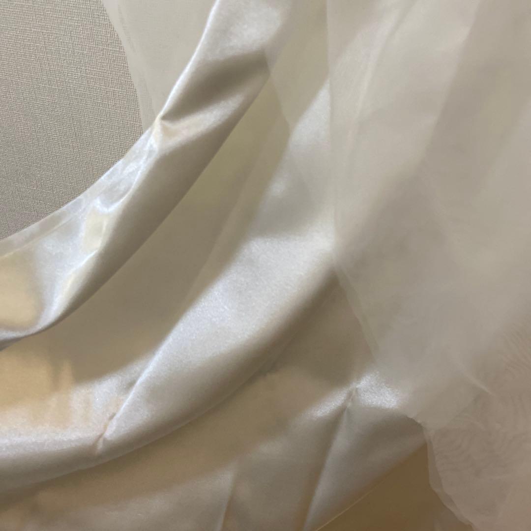 《さちょす様専用》ホワイトウェディングドレス フラワー刺繍 チュールリボン付 《さちょす様専用》ホワイトウェディングドレス フラワー刺繍 チュールリボン付