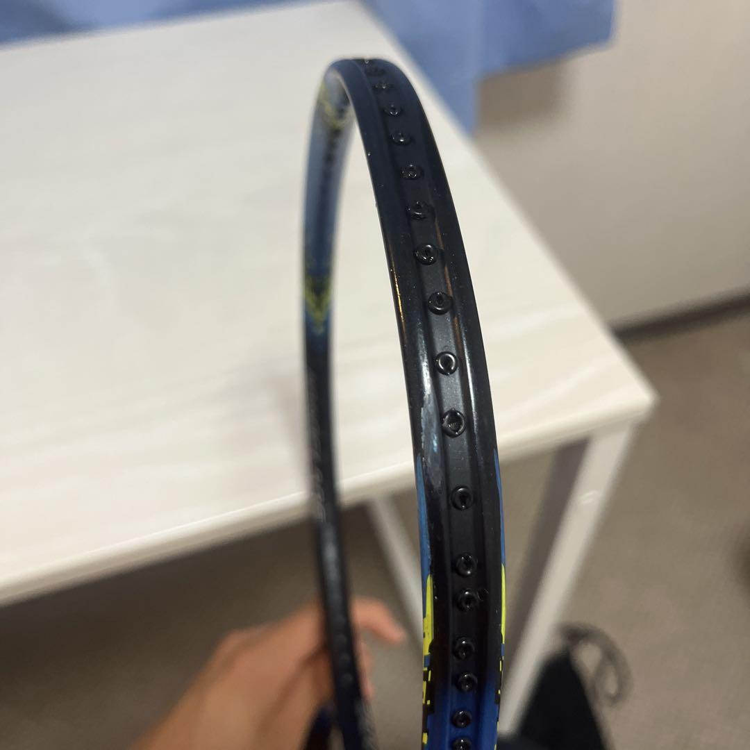 バドミントン　ナノフレア700 4u5g ヒビ有り