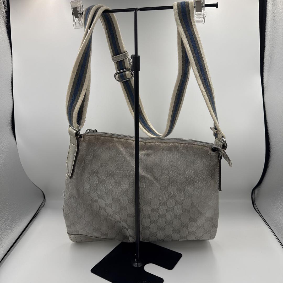 GUCCIグレー キャンバス メッセンジャーバッグ