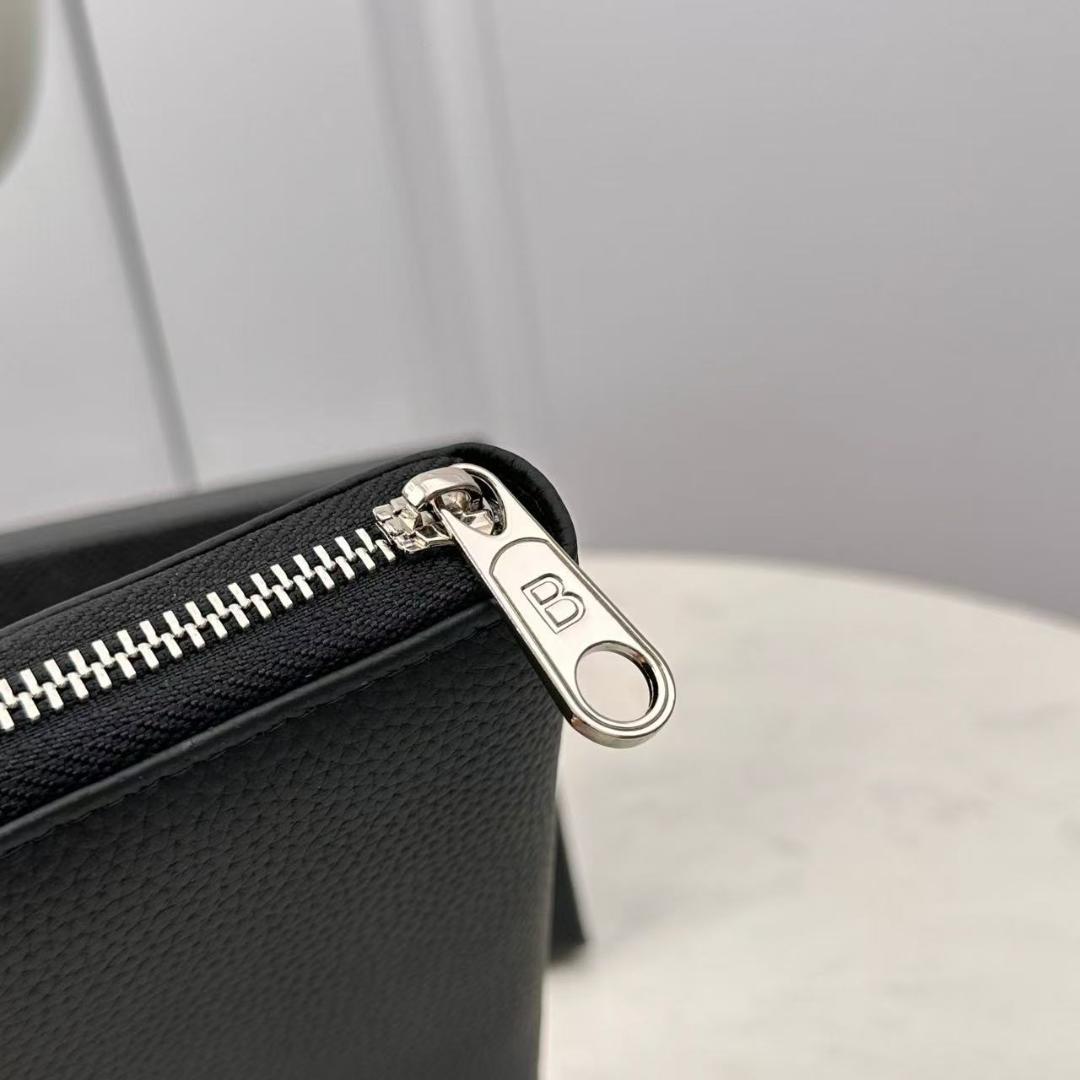 BALENCIAGA ブラック レザー 長財布 **