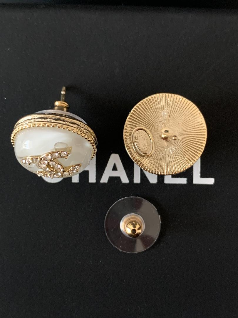 CHANEL シャネル
