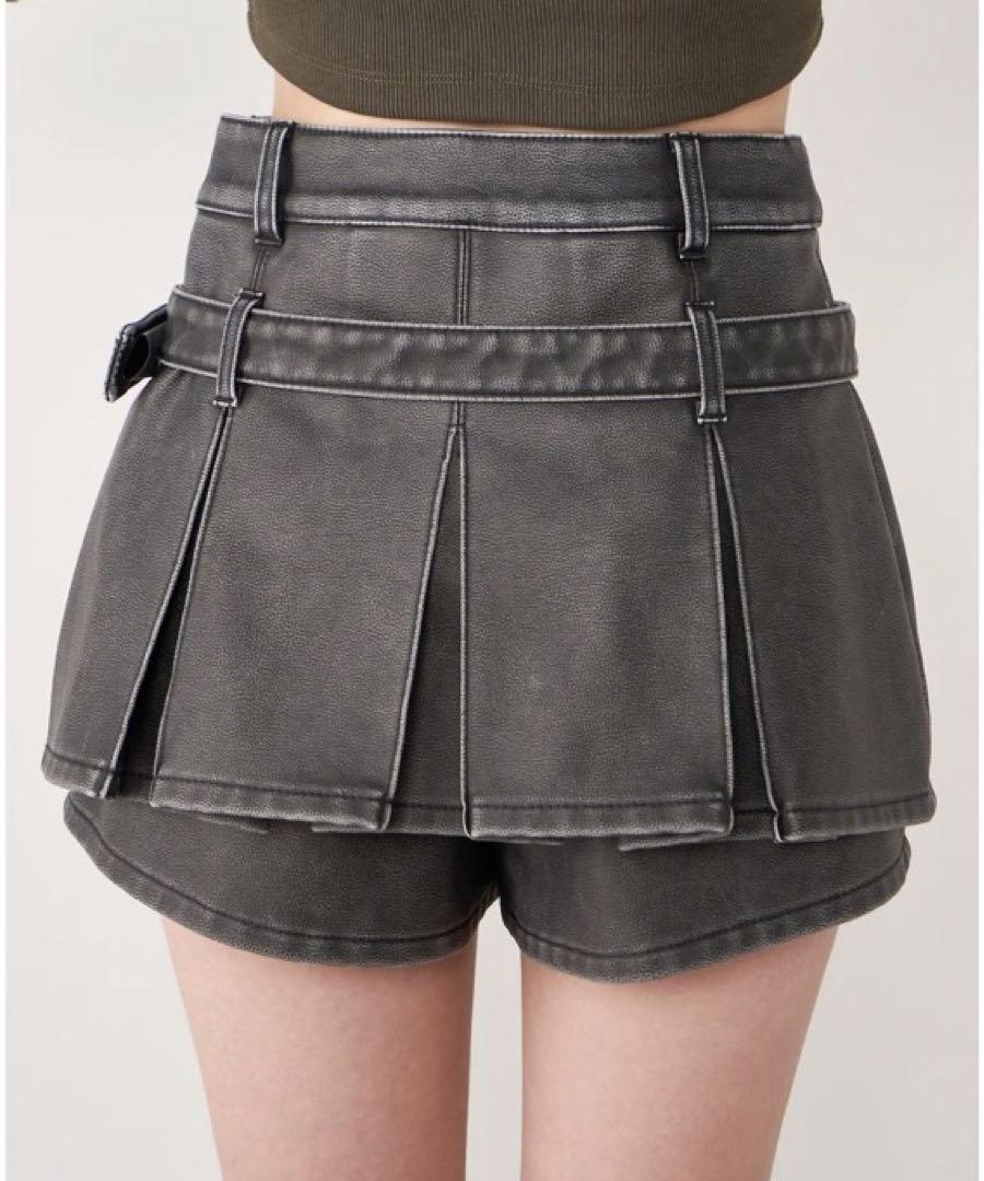 Darich アンティークレザープリーツショートパンツ