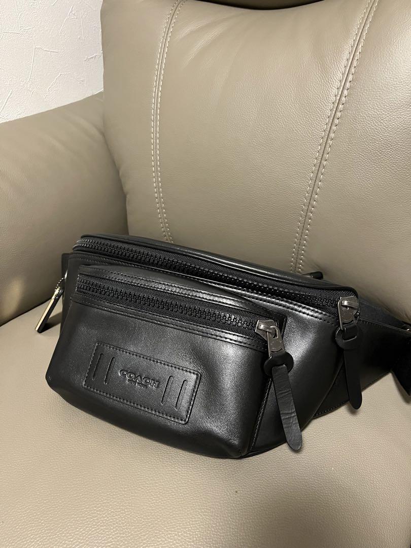 COACH ブラック ボディバッグ