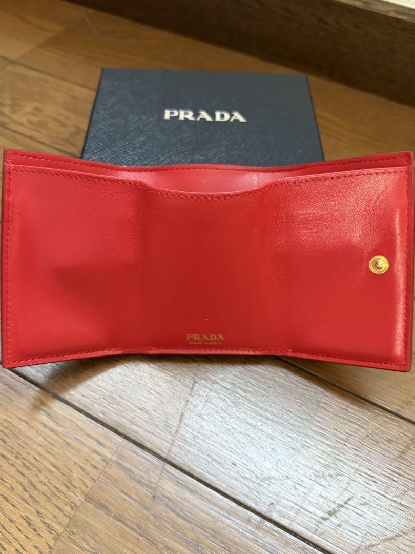 【値下げ】PRADA三つ折りミニ財布　赤
