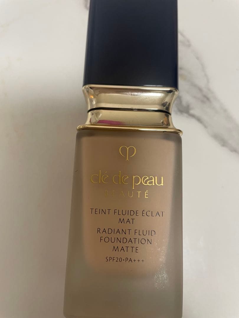 クレ・ド・ポー ボーテ タンフリュイドエクラ マット オークル00ファンデーション