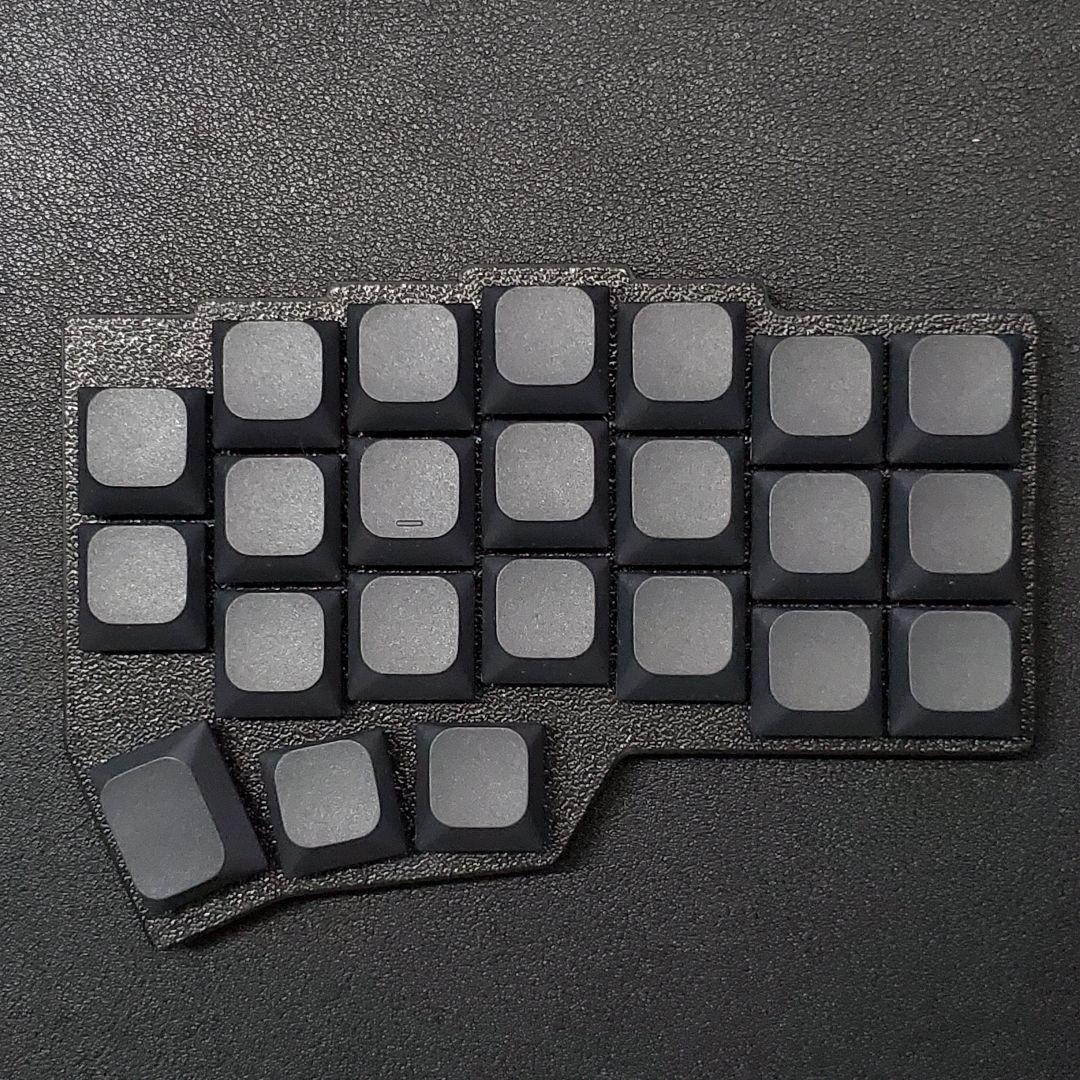 新品】Corne v4 choco 無線化 完成品 ロープロファイル - メルカリ