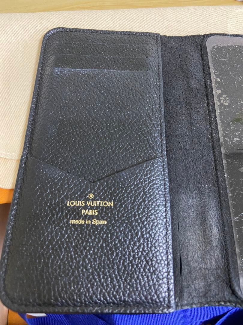 。LOUIS VUITTON 手帳型ケース 黒 縦16、横8.5 。LOUIS VUITTON 手帳型ケース 黒 縦16、横8.5