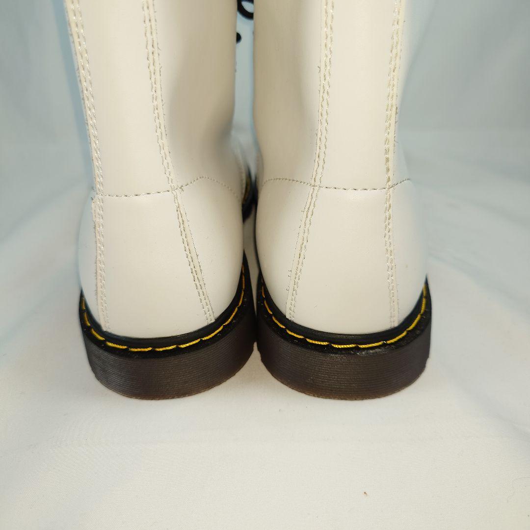 【未使用品】Dr.Martens 1460 8EYE スムースレザーブーツ 白 未使用品】Dr.Martens 1460 8EYE スムースレザーブーツ 白 靴