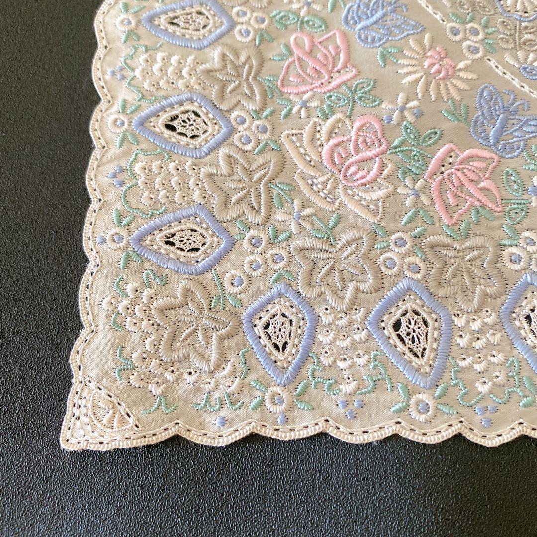 アンティーク刺繍ハンカチ 汕頭（スワトウ）手刺繍レース 手仕事