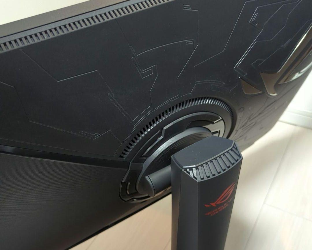 ASUS PG32UQ 32インチ 4K 144Hz ゲーミングモニター