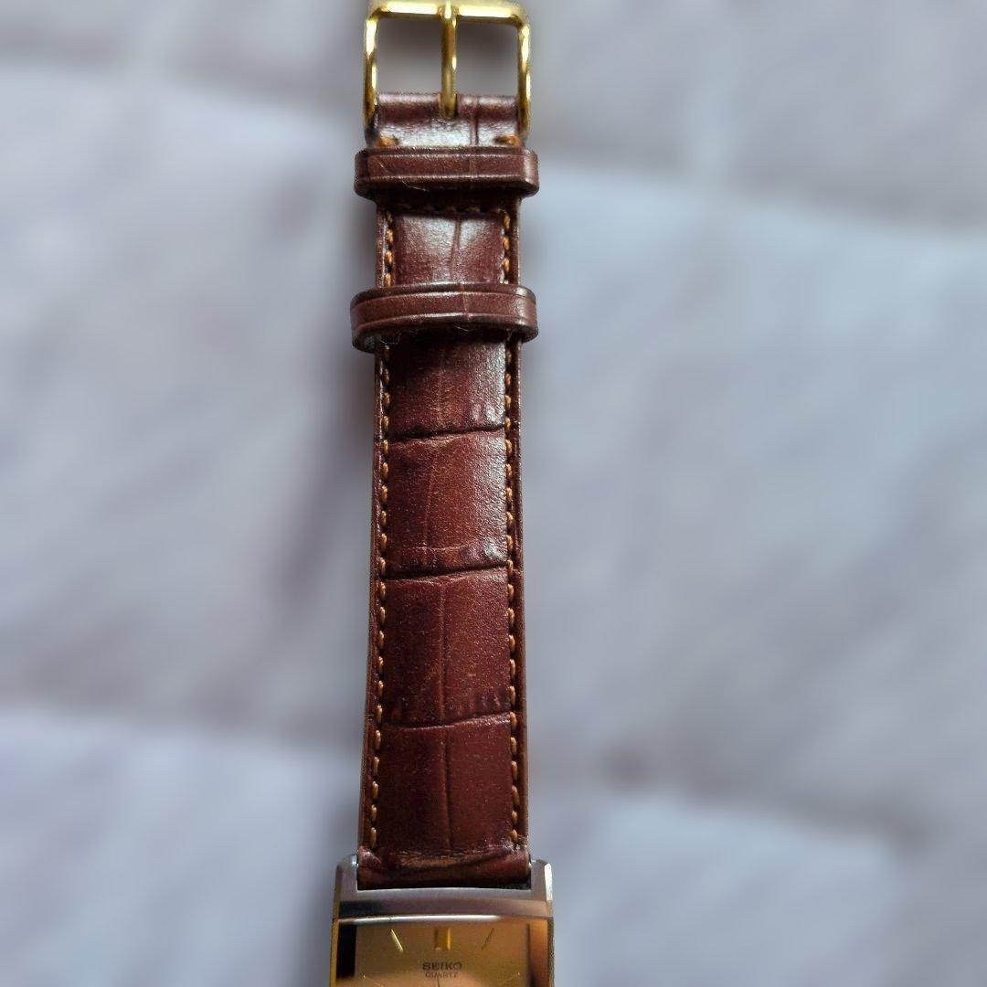 希少美品 稼動品 SEIKO Dolce 腕時計 スクエア型 ゴールド レザー 希少美品 稼動品 SEIKO Dolce 腕時計 スクエア型 ゴールド レザー