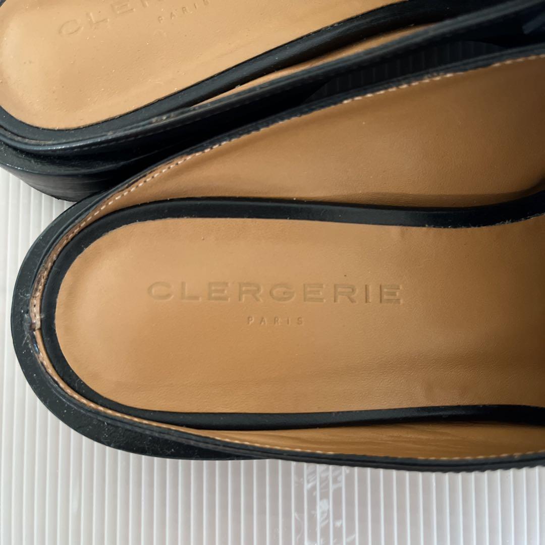 CLERGERIE parisフリンジ付きブラックレザーミュール CLERGERIE parisフリンジ付きブラックレザーミュール