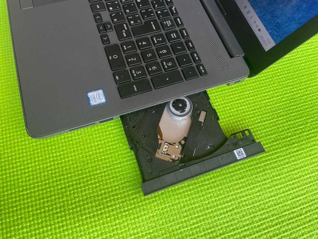 第８世代HP250G7 i5 16GB SSD256GB+HDD500GB 美品