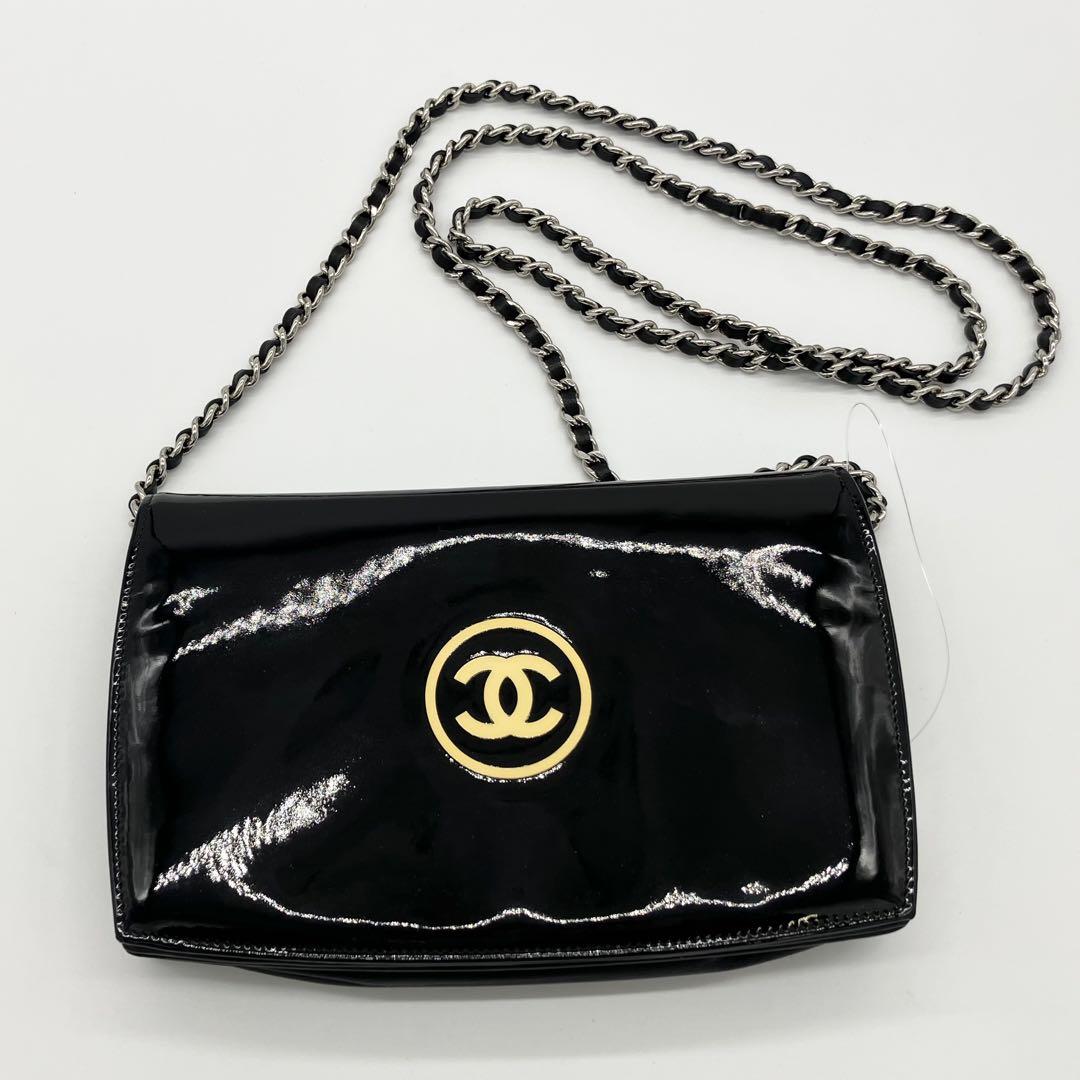 【エナメル感が目を惹く♪】CHANEL 2025ss チェーンウォレット 25SS新作パールアクセント♪【CHANEL】チェーンウォレット