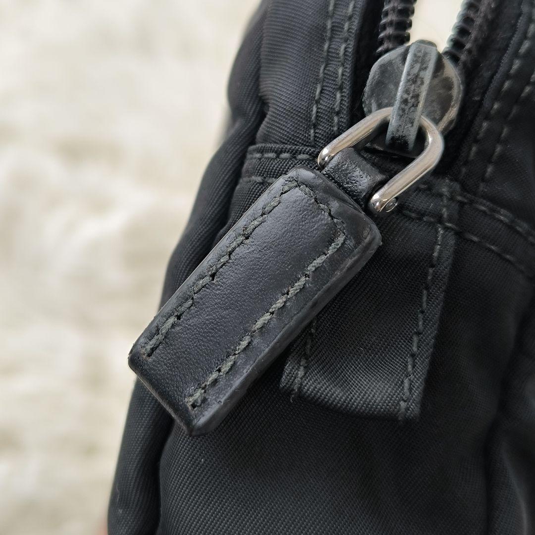 【美品】PRADA プラダ テスートナイロン ポーチ 三角プレート 三角ロゴ