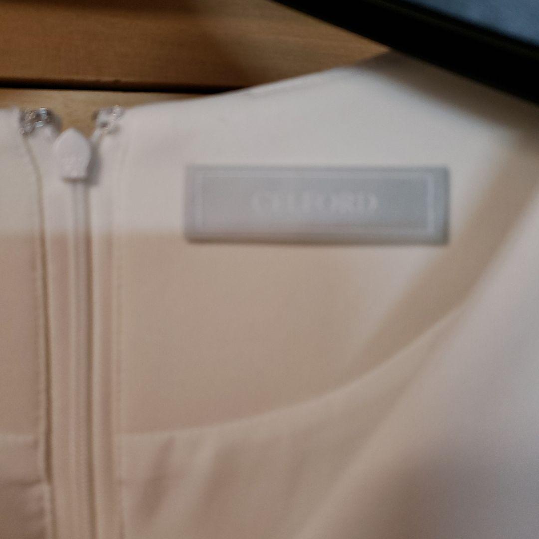 CELFORD ホワイト Vネック パフスリーブ ワンピース