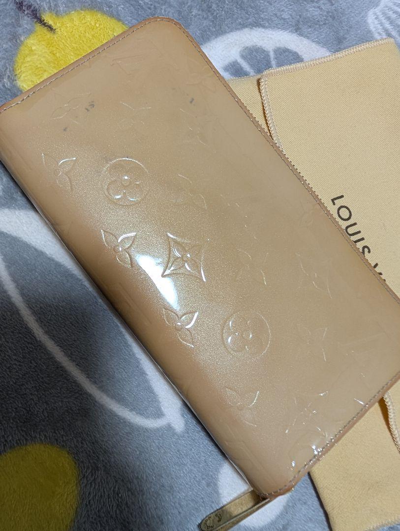 ベージュ 長財布