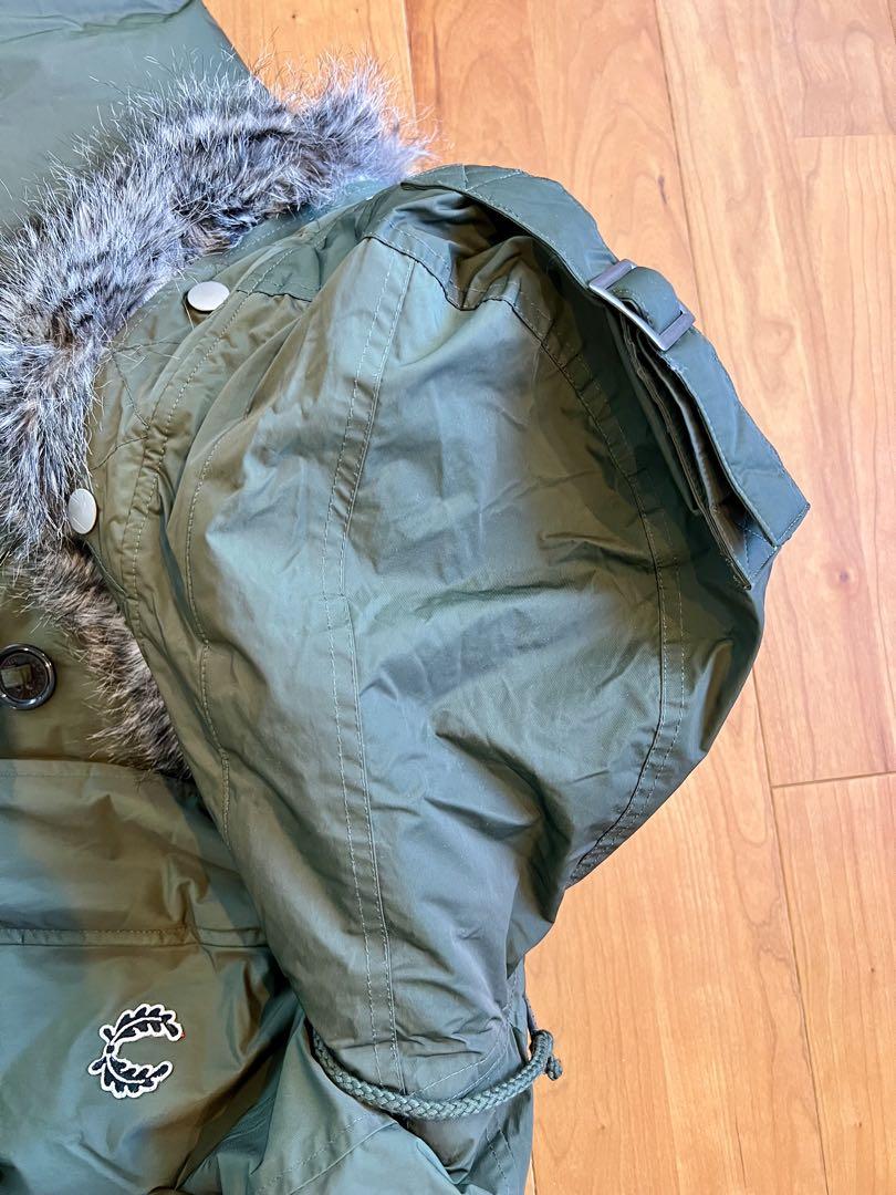FRED PERRY ダウンジャケット オリーブグリーン