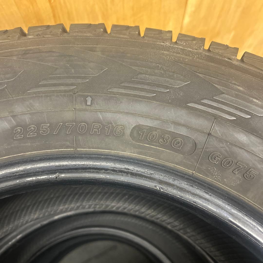 CX-5 デリカD5 など 2022年製 225/70R16 スタッドレス4本 CX-5 デリカD5 など 2022年製 225/70R16 スタッドレス4本