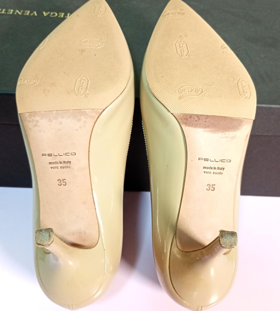 美品　PELLICO　ペリーコ　35 ベージュ エナメル ポインテッドトゥ