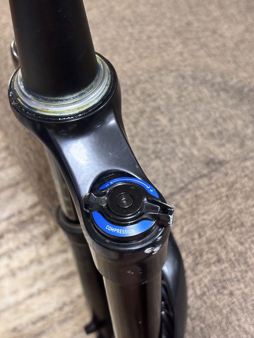 ROCKSHOX Yari フロントサスペンシ 160mmトラベル