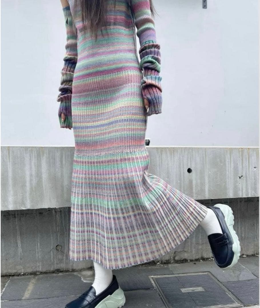 新品未使用AKIKOAOKIアキコアオキマルチカラー アームウォーマー完売品 新品未使用AKIKOAOKIアキコアオキマルチカラー アームウォーマー完売品