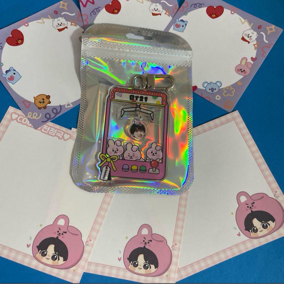 BTS グク アクリルキーホルダー 2025-1 韓国製作者様メモ BTS グク BT21 COOKY ガチャキーホルダー 韓国製作者様メモ