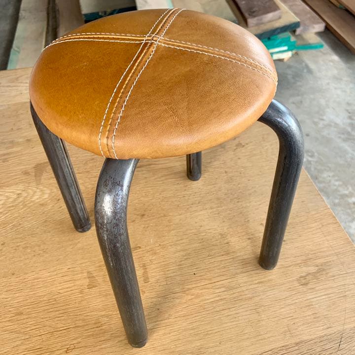 売れ筋がひ贈り物! 本革とアイアンの 子ども用 イス 椅子 スツール