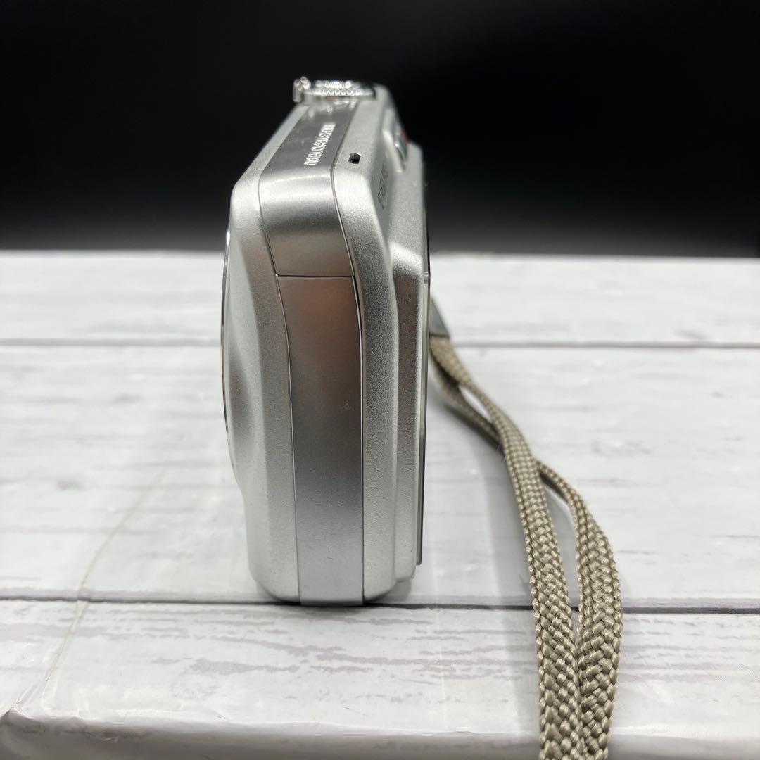 CASIO EXILIM エクシリム EX-Z1050 シルバー 動作品 CASIO EXILIM エクシリム EX-Z1050 シルバー 動作品